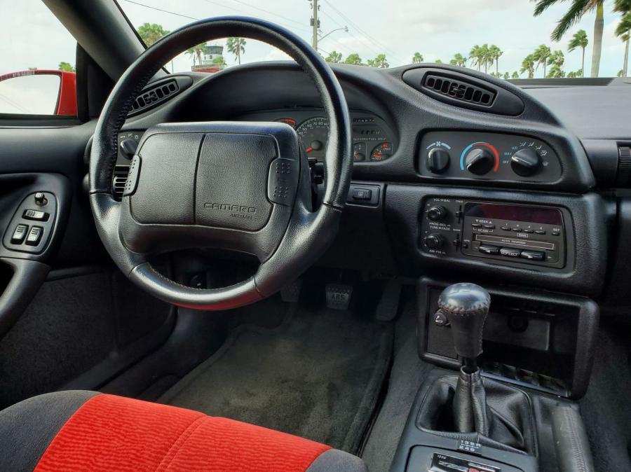 Торпедо Chevrolet Camaro SS (1710) 1996 года  (фото 67 из 101)